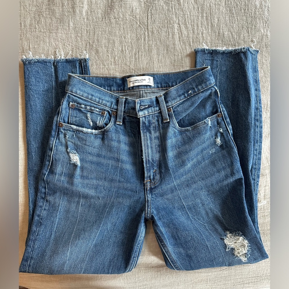 Abercrombie & Fitch High Rise Mom Jean